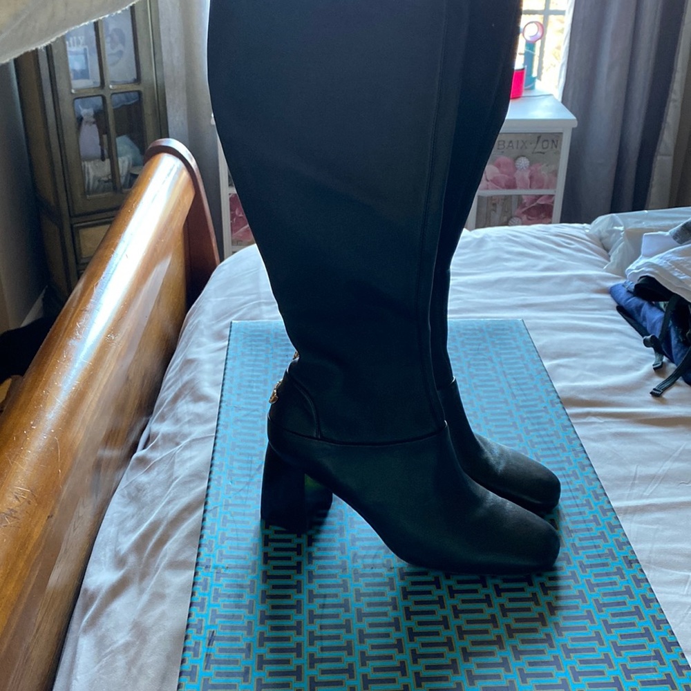 Tory Burch boots size 8.5